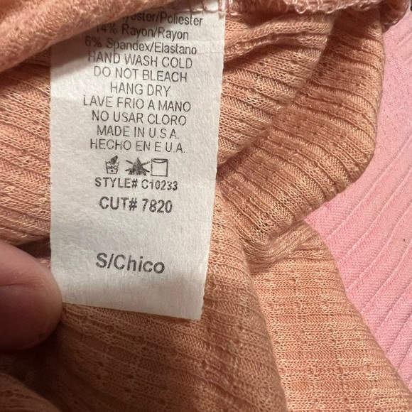 Leopard Print V-Neck Women's Top - Peach and White - Picture 4 of 4